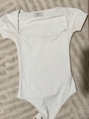 Babaton White Square Neck Short Sleeve Bodysuit